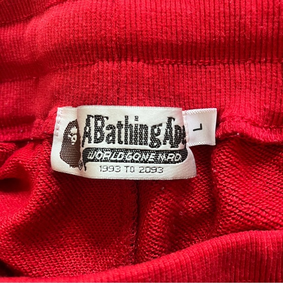 bape abc camo wgm print shark sweatshorts in red - Picture 3 of 5